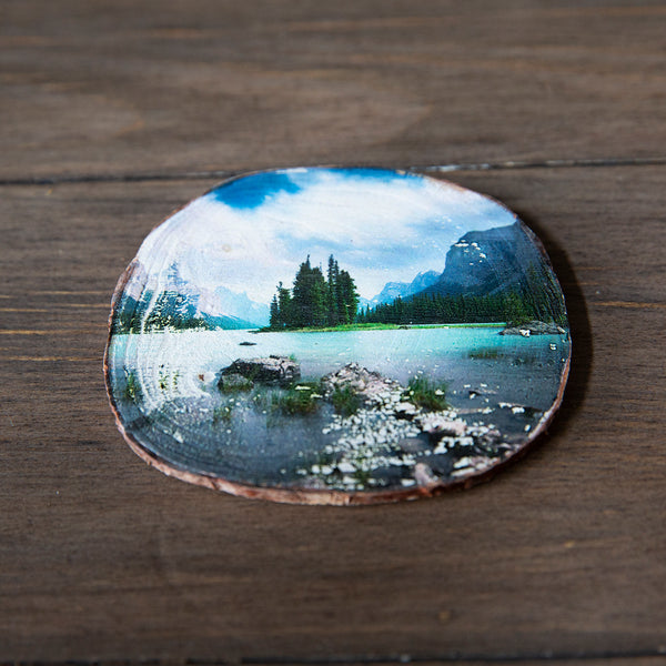 Wood magnet of Spirit Island in Maligne Lake in Jasper National Park. Handmade in Edmonton by Larry Jang, artist & photographer. Rustic Fridge decor. Souvenir of Canadian Rockies.