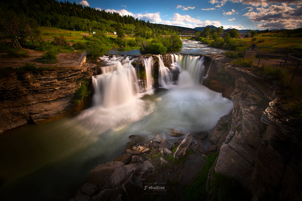 Lundbreck Falls