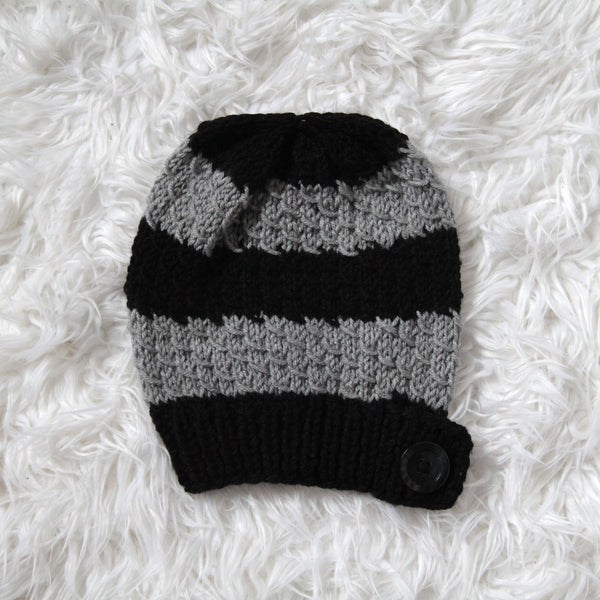 Womens Slouchy Knit Toque with Buttons - Stripes