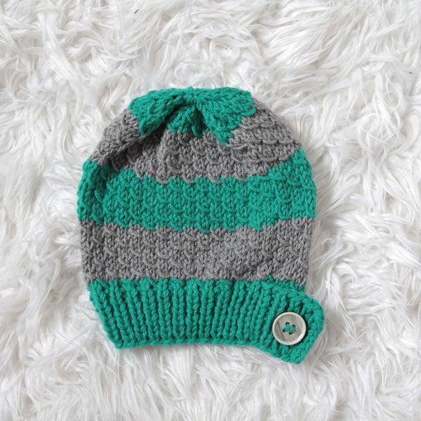 Womens Slouchy Knit Toque with Buttons - Stripes