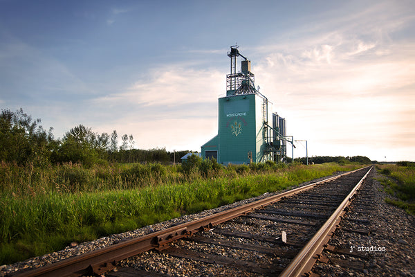 Image of the wooden grain elevator in Woodgrove, Alberta. Youungest of the remaining elevators it was built in 1988.