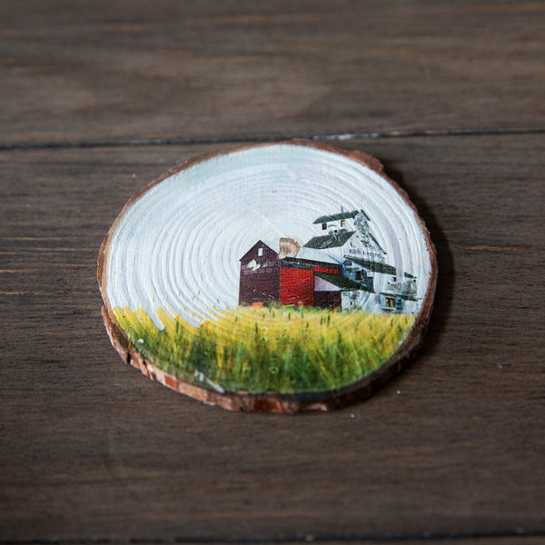 Wood magnet of a grain elevator sitting on a field in prairies. Handmade in Edmonton by Larry Jang, artist & photographer. Rustic Fridge decor. Souvenir of Canadian prairies.