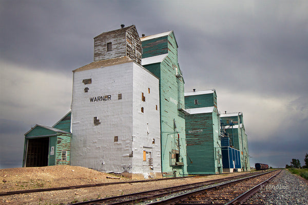 View of Alberta'a last elevator row in 2013 1 year before 2 were demolished.