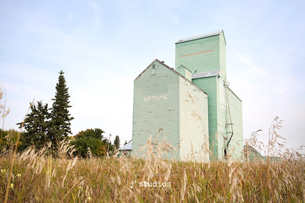 Art print of the remaining grain elevator in Myrnam, Alberta.